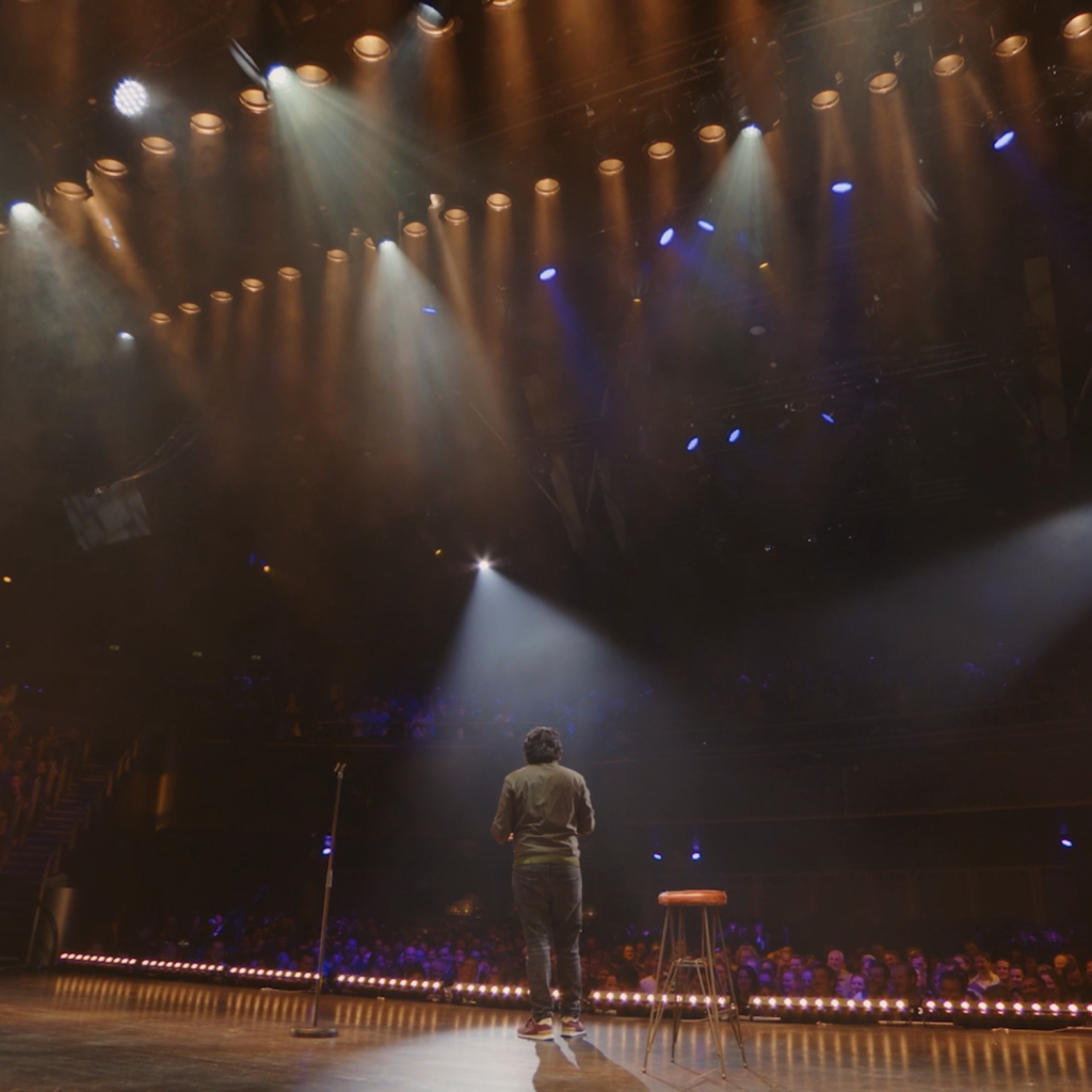 Thuis praat ik bijna nooit (vanuit tivoli) online te zien Bunker Theaterzaken Thuis praat ik bijna nooit (vanuit tivoli) online te zien Bunker Theaterzaken
